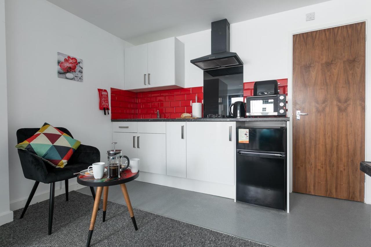 Studio Apartments By Lyter Living Desks & Wifi - Monthly Stays Available レスター エクステリア 写真